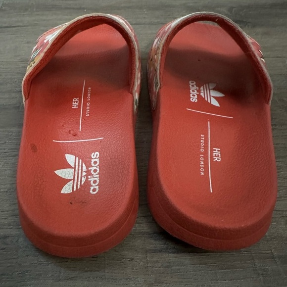 Adidas HER Girls Slides - coral with floral print - Sz 3 - GUC - Picture 3 of 5